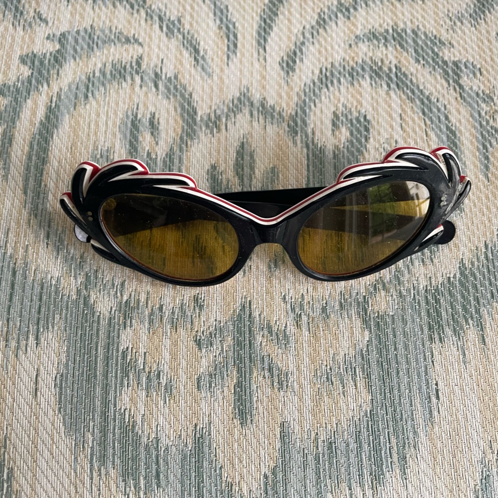 Vintage Cat-Eye Sunglasses